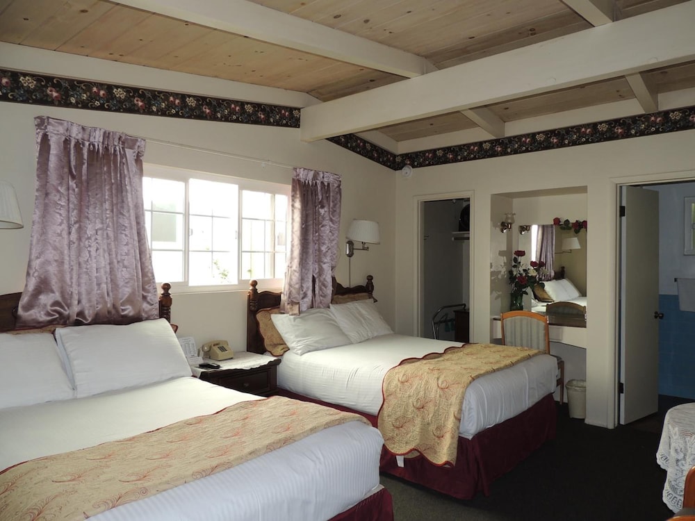 Sundown Inn - photo 16