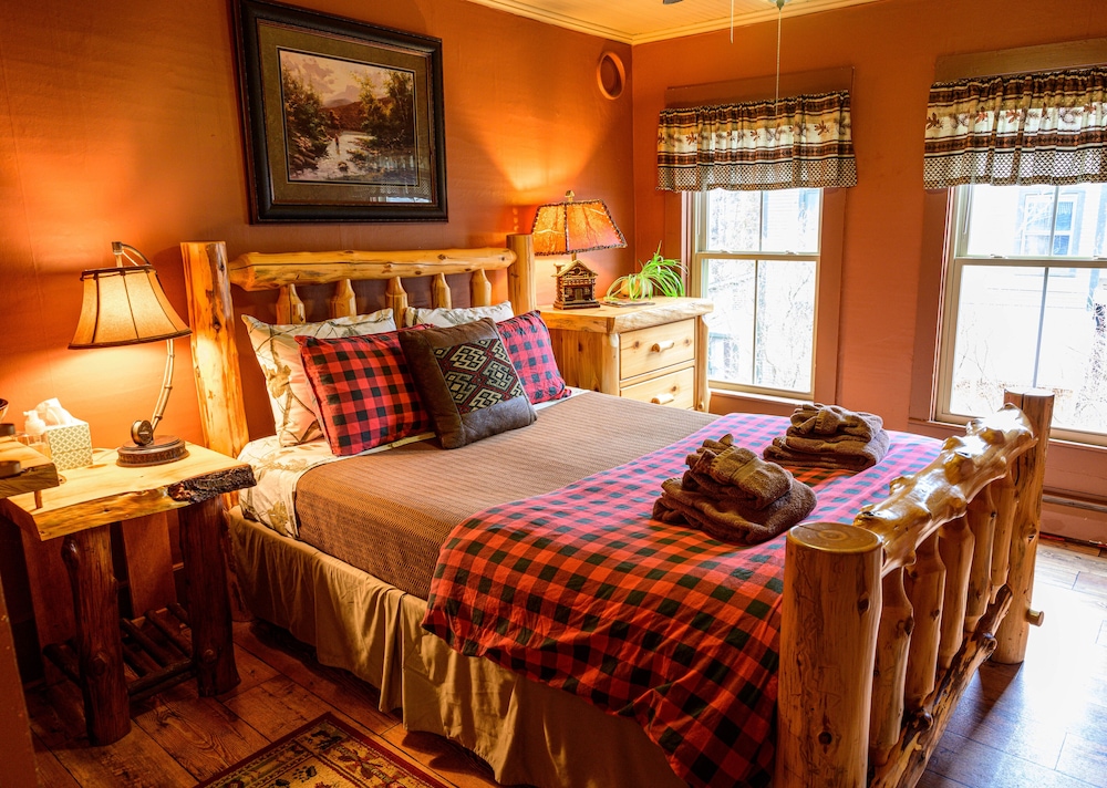 RoosterComb Inn - photo 4