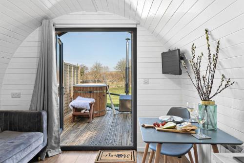 Bramley Apple Tree Glamping Nr Wells in Wells, United Kingdom