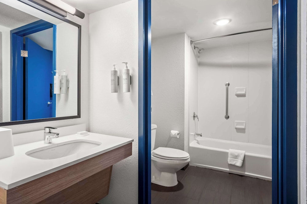 Spark by Hilton Stevensville - photo 42