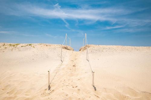Absolute Beach by Oak Island Accommodations - photo 46