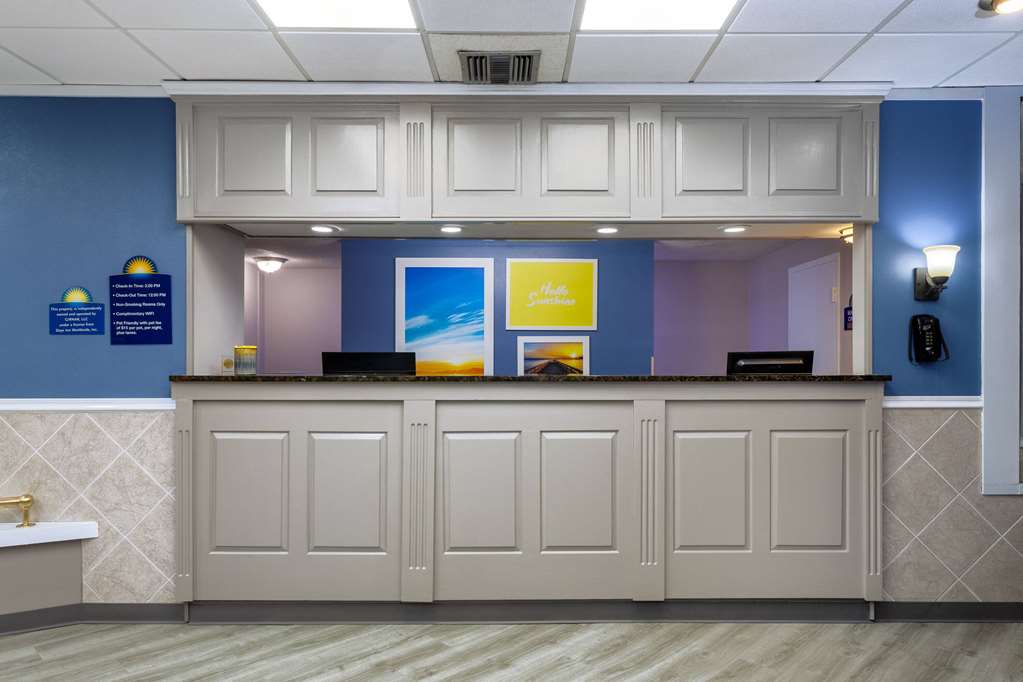 Days Inn by Wyndham Melbourne - photo 8