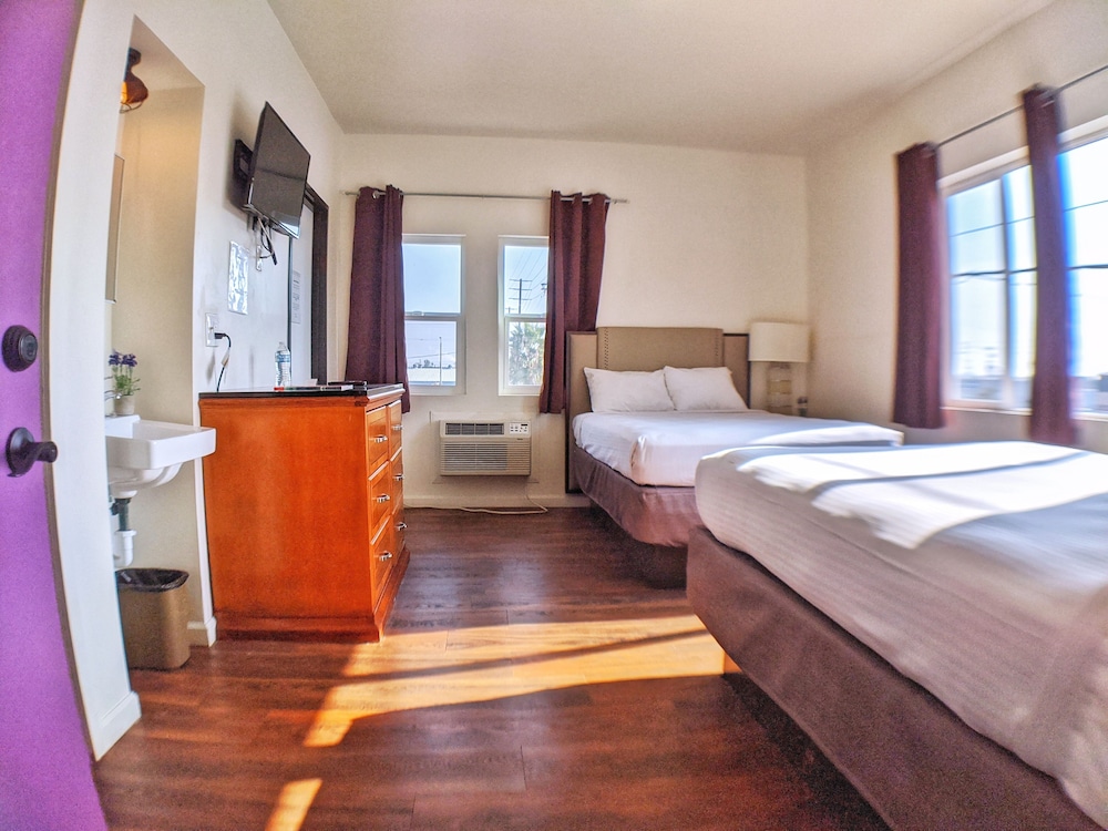Anchor Pointe Inn - photo 36