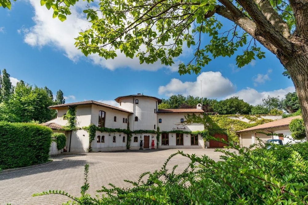 La Hacienda — hotel in Vilvoorde