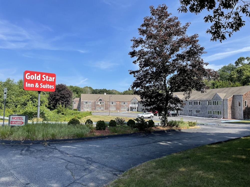Gold Star Inn & Suites - photo 31