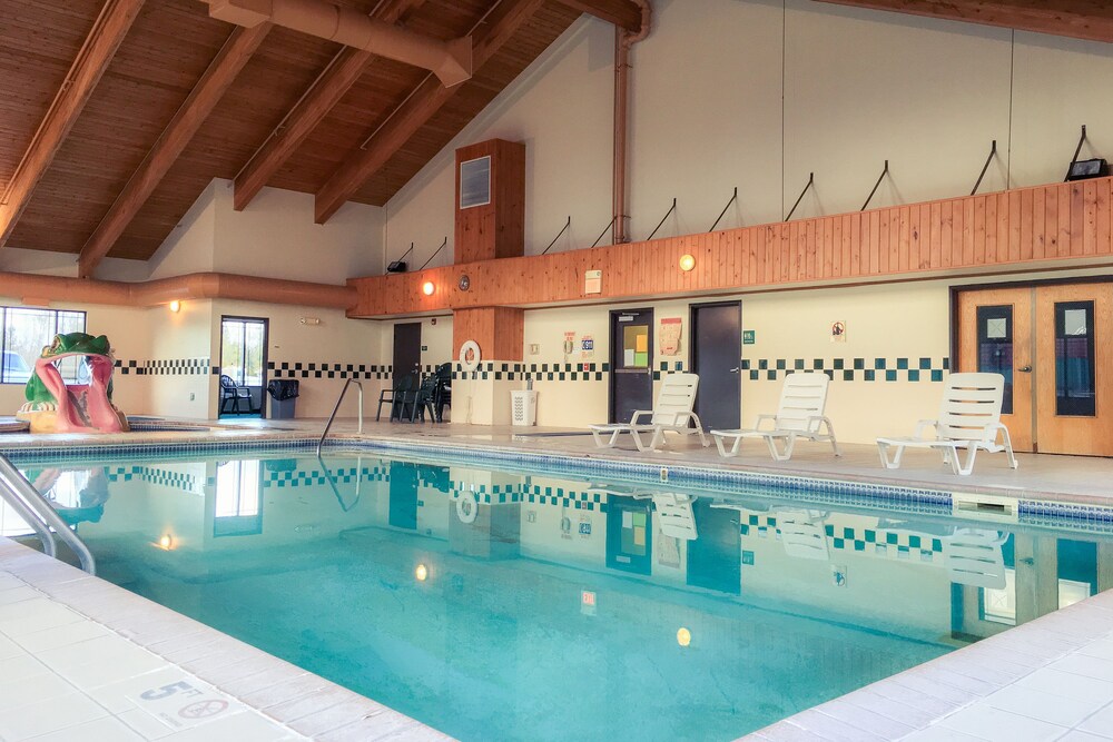 White Oak Inn & Suites - photo 11