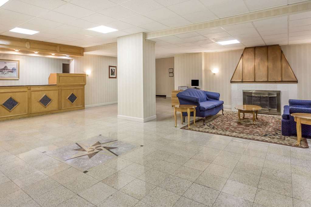 Ramada by Wyndham Triangle Quantico - carbon neutral hotel in Triangle