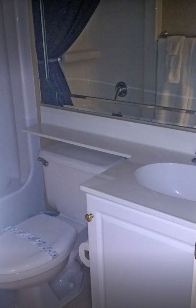 Units at Sea Watch Resort by Elliott Beach Rentals - photo 8