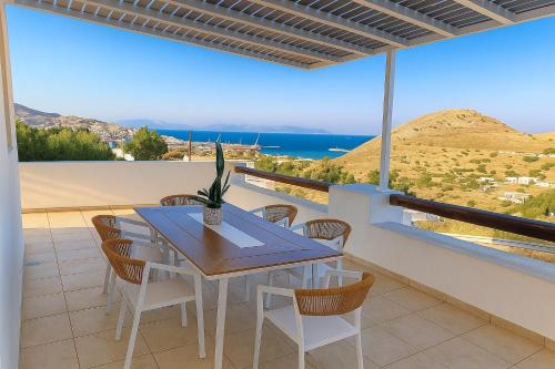 Sunshine House — 4-Star Luxury Hotel in Ermoupolis, Greece
