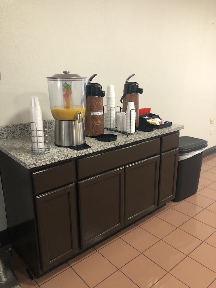 Red Roof Inn Lexington Hamburg - photo 2