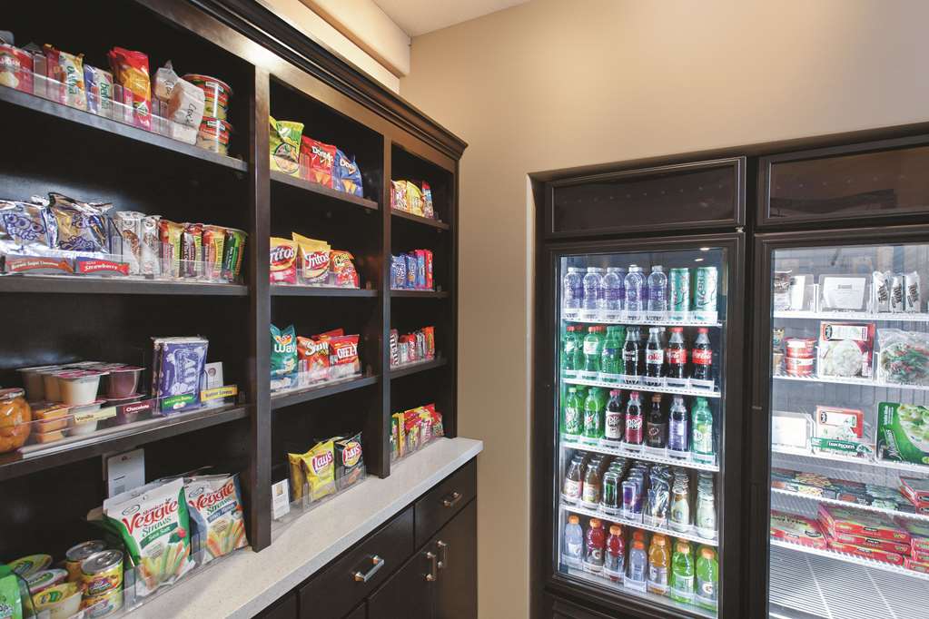 La Quinta Inn & Suites by Wyndham Los Banos - photo 24