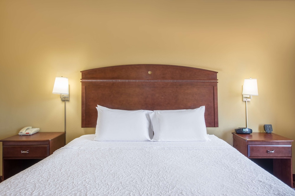 Hampton Inn & Suites Oklahoma City South - photo 24