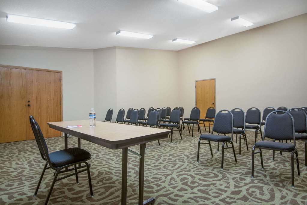 Ramada by Wyndham Columbus North - photo 19