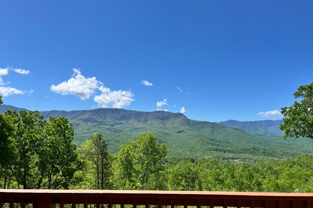 Elkmont Views Cabin by Heavenly Views Resort - photo 16