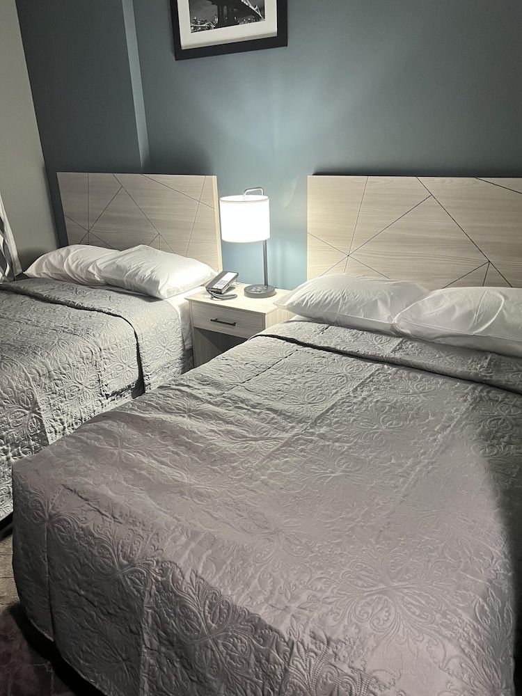 Deluxe Inn & Suites Long Island City NYC - photo 13