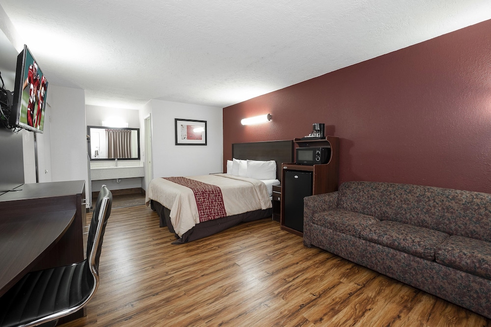 Red Roof Inn Starkville University - photo 14