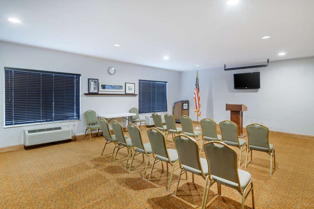 Country Inn & Suites by Radisson Columbia MO - photo 39