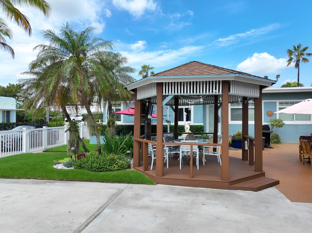 Tropic Isle Boutique Hotel - photo 37