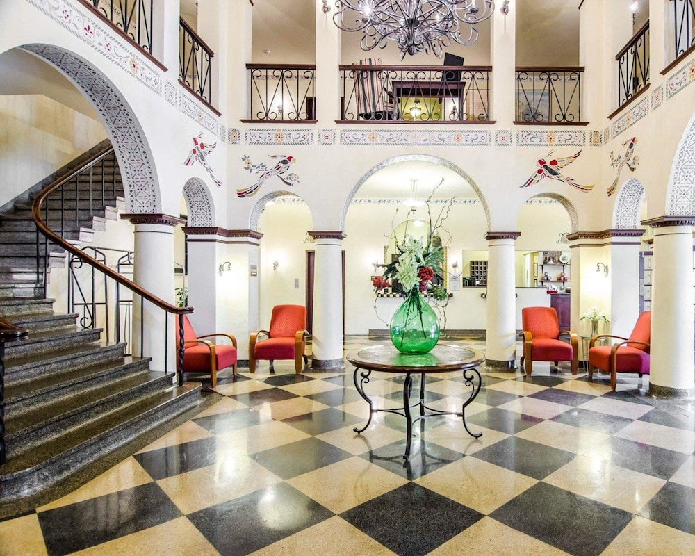 Hotel Seville - photo 2