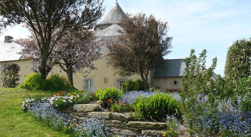Manoir De Lesplouenan — Plouenan