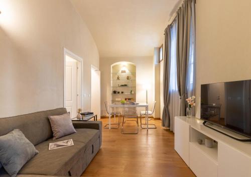 Suite Near River Relax And Design Behind the Tower — 4-Star Luxury Hotel in Pisa, Italy