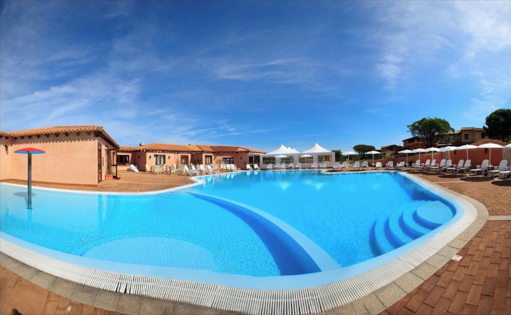 Relaxing Residence Baia dei Mirti B4 1 Bedroom Apartment Sleeps 4 Persons — 4-Star Luxury Hotel in Aglientu, Italy