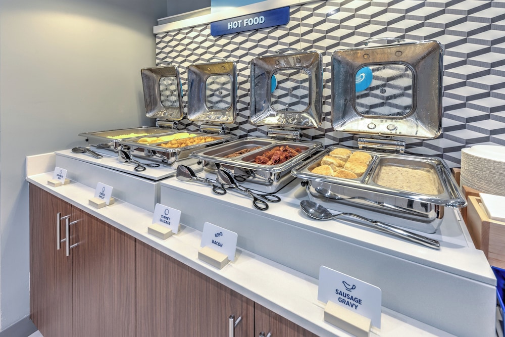 Holiday Inn Express & Suites Austin Airport East by IHG - photo 52