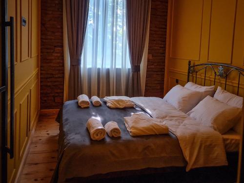 Top Floor Apartment Balcony in sololaki Room 25