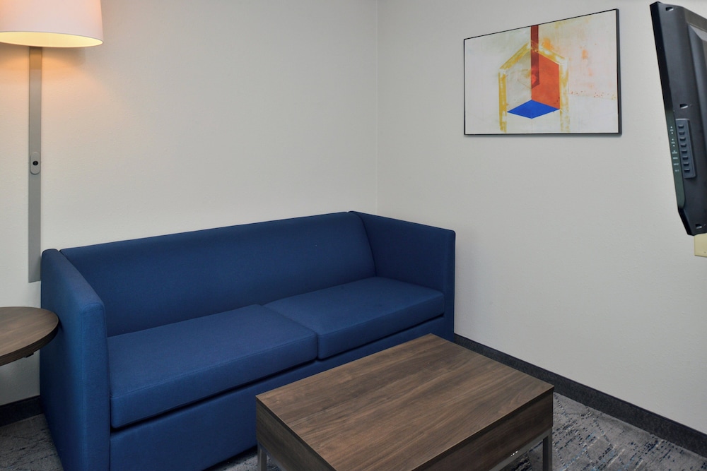 Holiday Inn Express Lewisburg New Columbia by IHG - photo 18