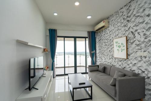 Bay Laurel Sunset Full Seaview Beach Kids Zone — 4-Star Luxury Hotel in Johor Bahru, Malaysia