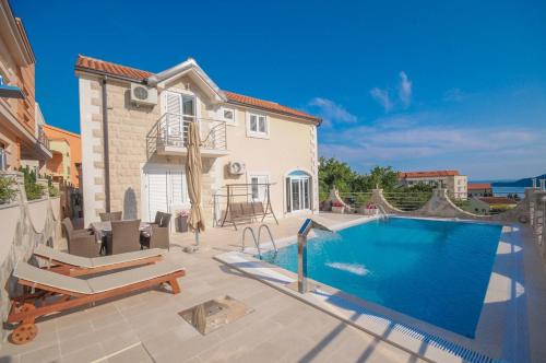 Villa Dragana — 4-Star Luxury Hotel in Budva, Montenegro