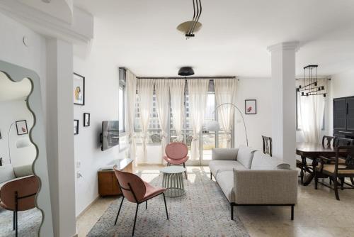 Downtown apartment 3BDR with city view — 4-Star Luxury Hotel in Ramat Gan, Israel