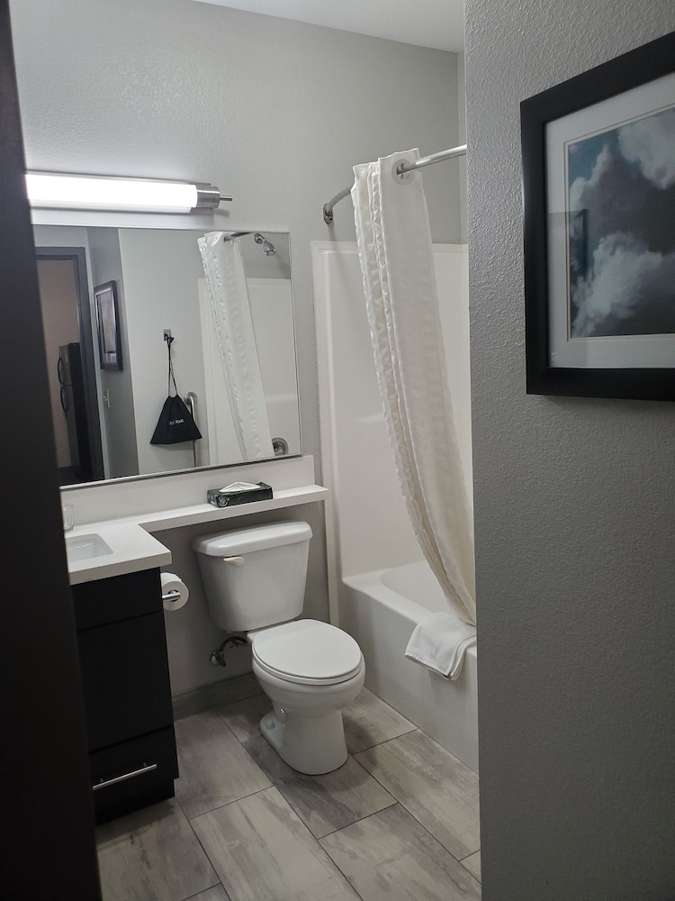 Candlewood Suites Knoxville Airport Alcoa by IHG - photo 35
