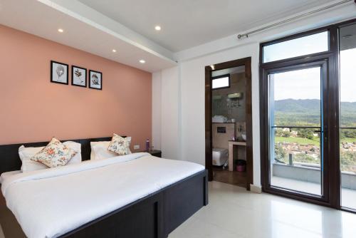 Tulip 3BHK by Wabi Sabi Stays with Private Balcony — 4-Star Luxury Hotel in Rishikesh, India
