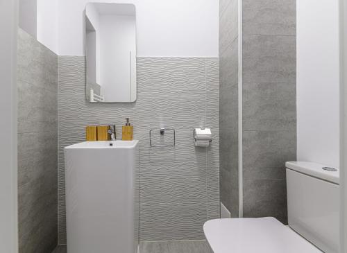 Safari Family Villas near Park Aventura Lake Zoo — 4-Star Luxury Hotel in Brasov, Romania