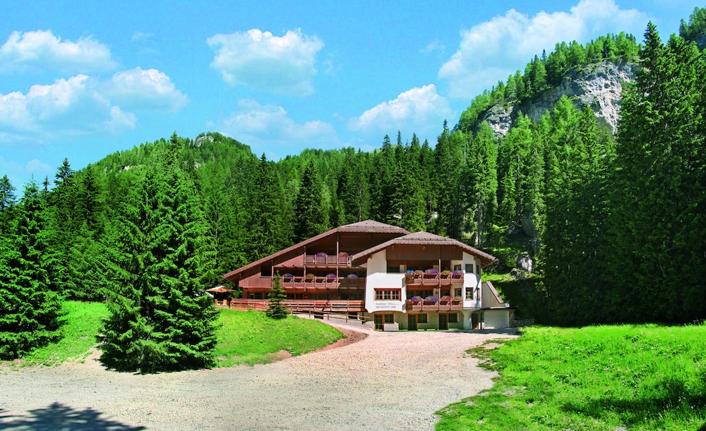 Albergo Villetta Maria — hotel in Canazei