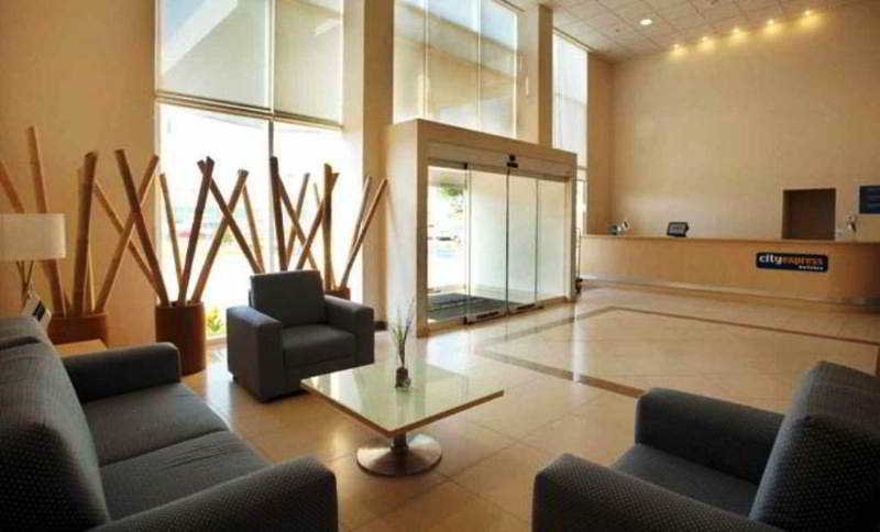 City Express Saltillo Sur