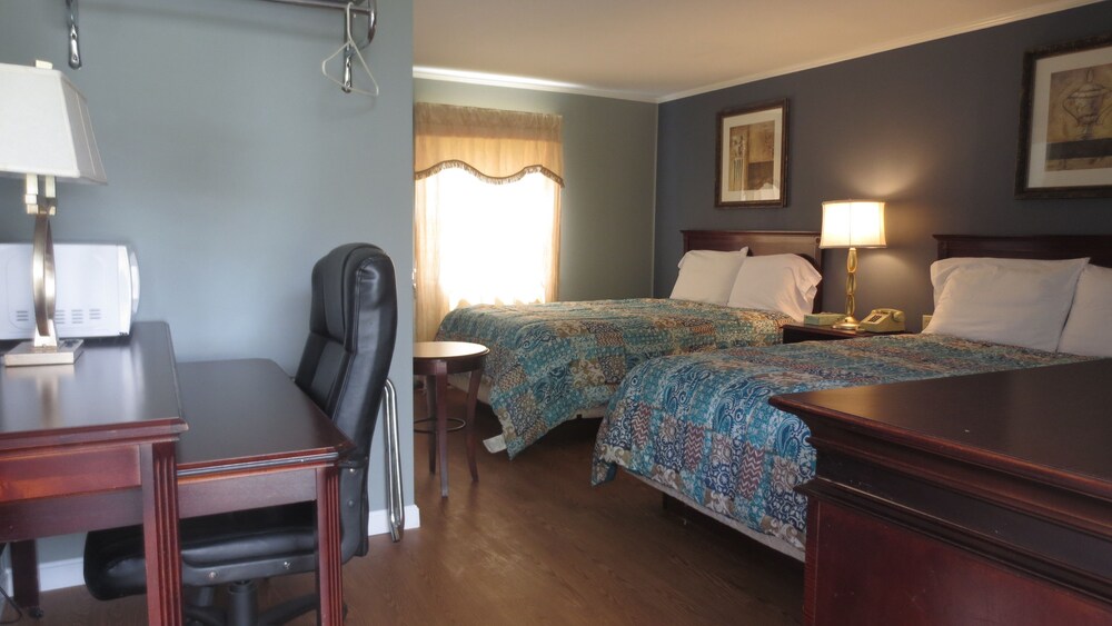 The Villager Motel - photo 24
