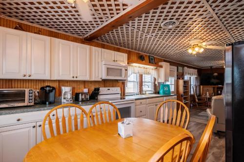 Beside the Sea by Oak Island Accommodations - photo 39