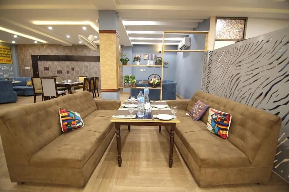 Canal View Hotel — hotel in Rahim Yar Khan