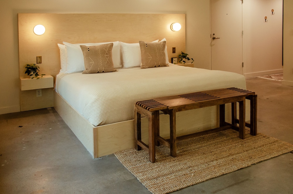 Brut Hotel - photo 25