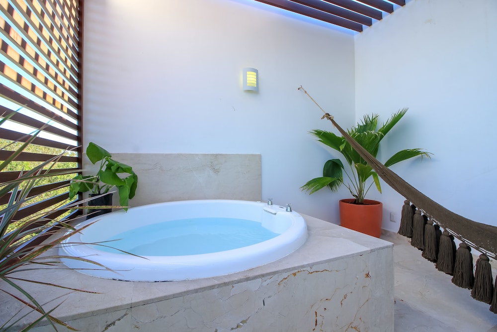 Resort Amenities Penthouse by Olahola in Akumal, Mexico