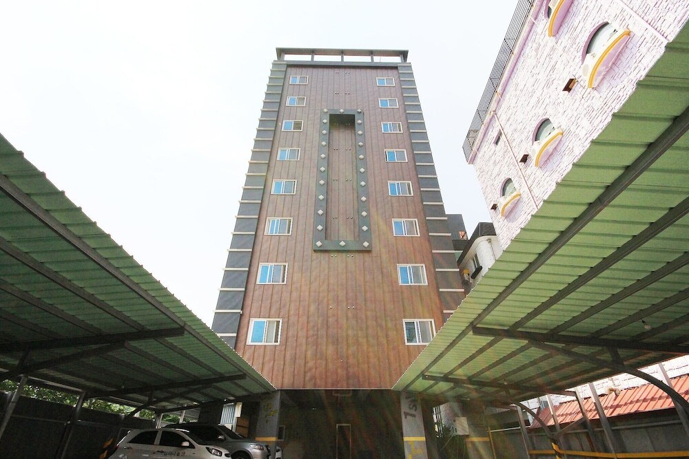 Jeonju Sanjeondong Cheotbeonjjae Hotel in Jeonju, South Korea