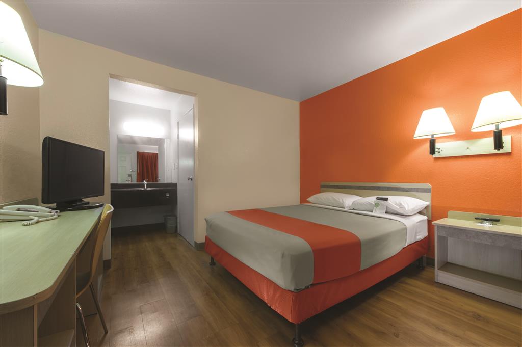 Motel 6 Saint Joseph MO - photo 8