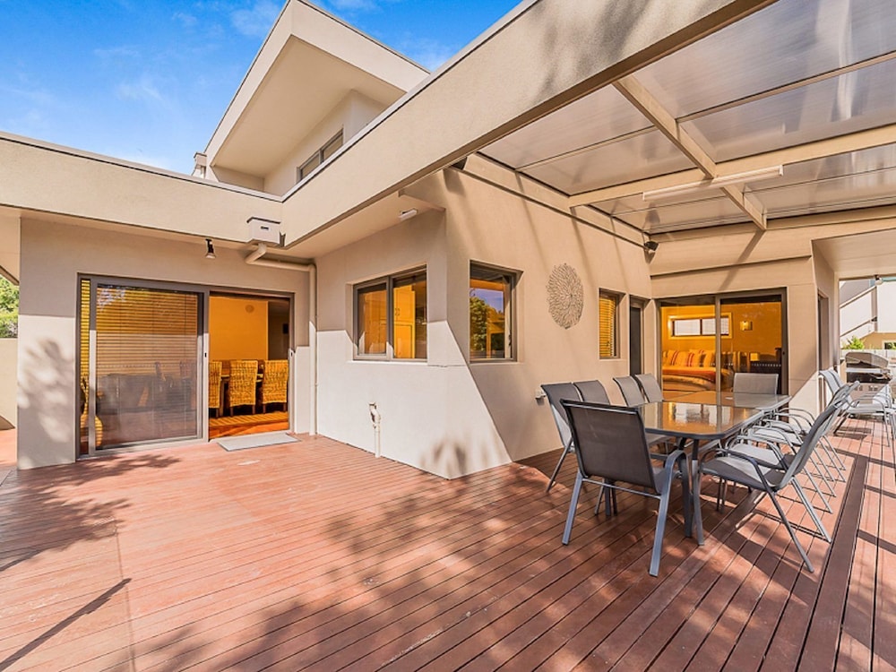 Broadwater By The Beach With Heated Outdoor Spa in Cowes, Australia