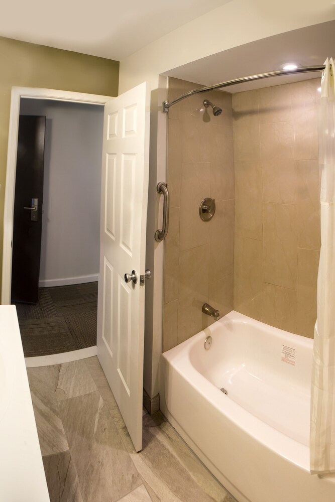 Chateau Suites - photo 13