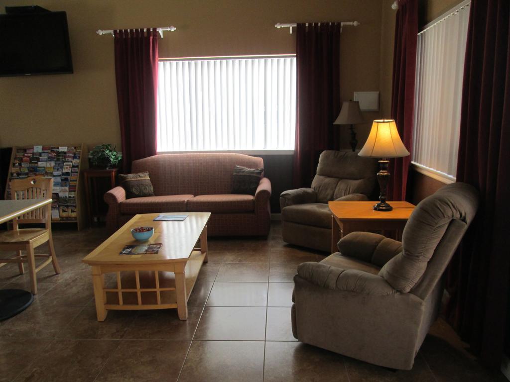 Valley Oaks Inn Woodland - photo 13