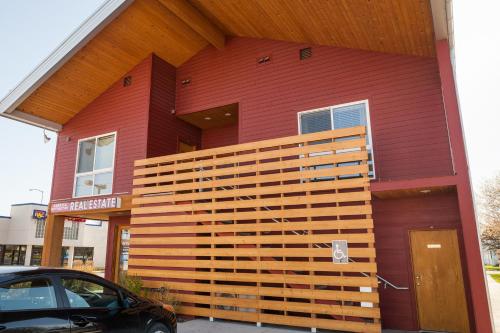 Glacier Ridge Suites - featured photo