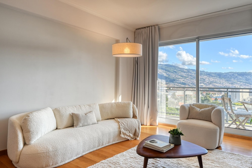 Funchal Atrium a Home in Madeira — 4-Star Luxury Hotel in Funchal, Portugal