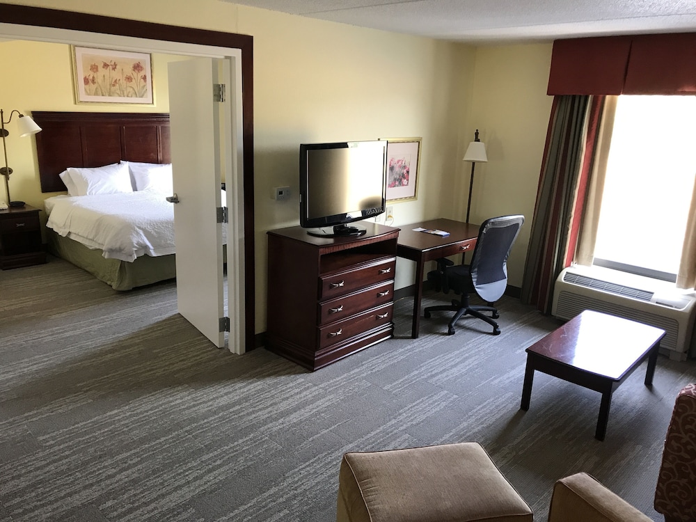 Hampton Inn & Suites Lamar - photo 23